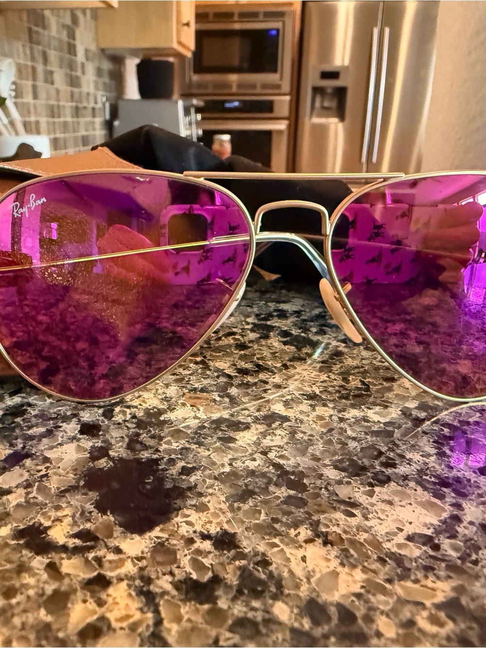 Ray-Ban Aviator Sunglasses with Pink Mirror Lenses with gold frames